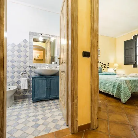 Iris With Pool דירה *