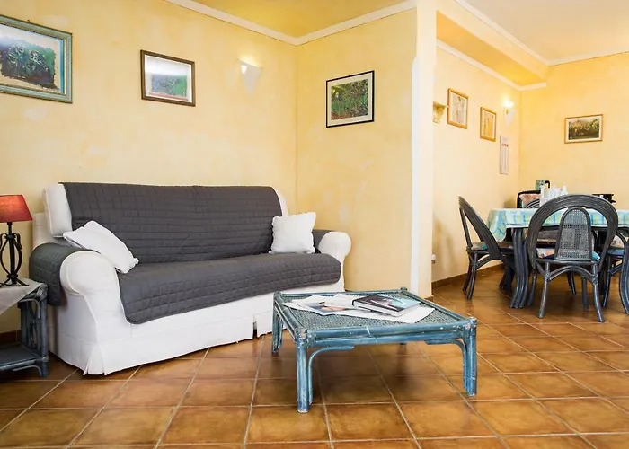 Iris With Pool Apartamento *