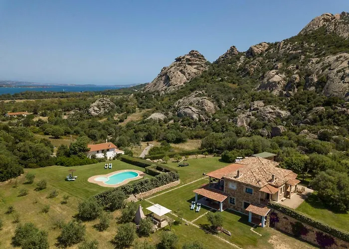 Iris With Pool * Baja Sardinia