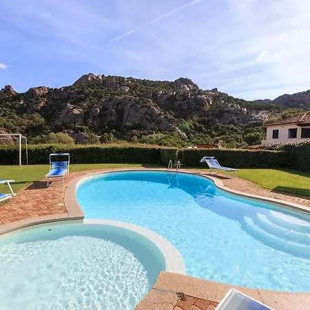 Iris With Pool Apartment *