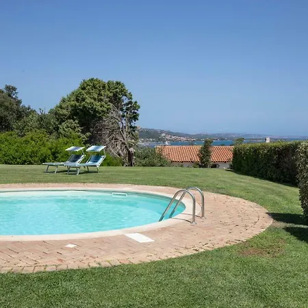 Iris With Pool شقة *