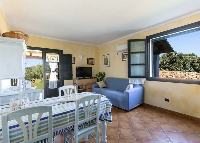 Apartmán Iris With Pool Baia Sardinia