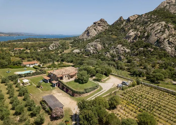 Iris With Pool Apartmán